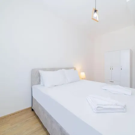 Апартаменты Remarkable Flat With Shared Pool In Kepez